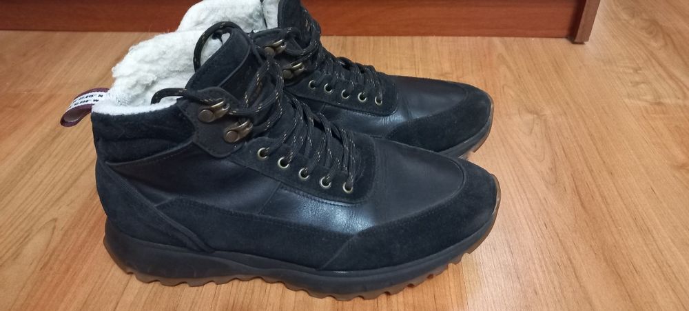 Продам мужские зимние ботинки