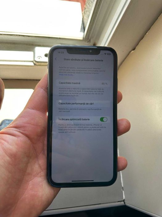 iPhone XR White/Black,Memorie 128GB, Baterie 100%, iOS 18.7.2 - FRUMOS