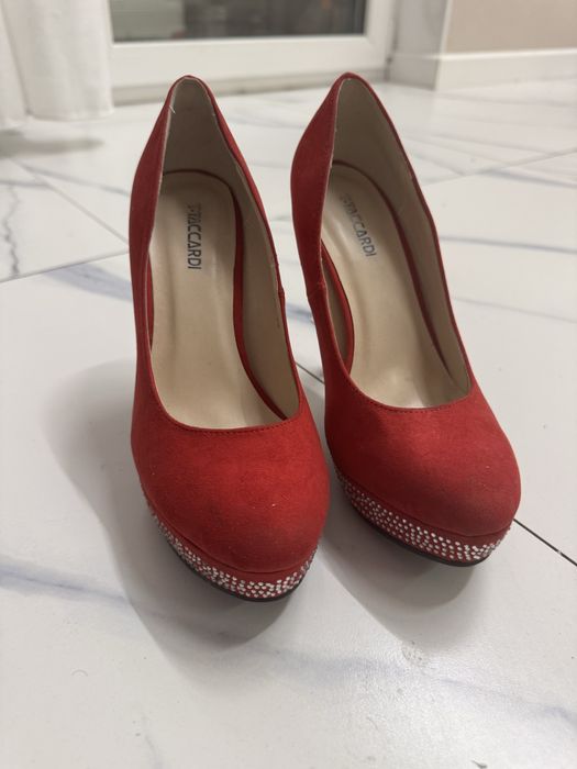 Туфли женские красного цвета в идеальном состоянии