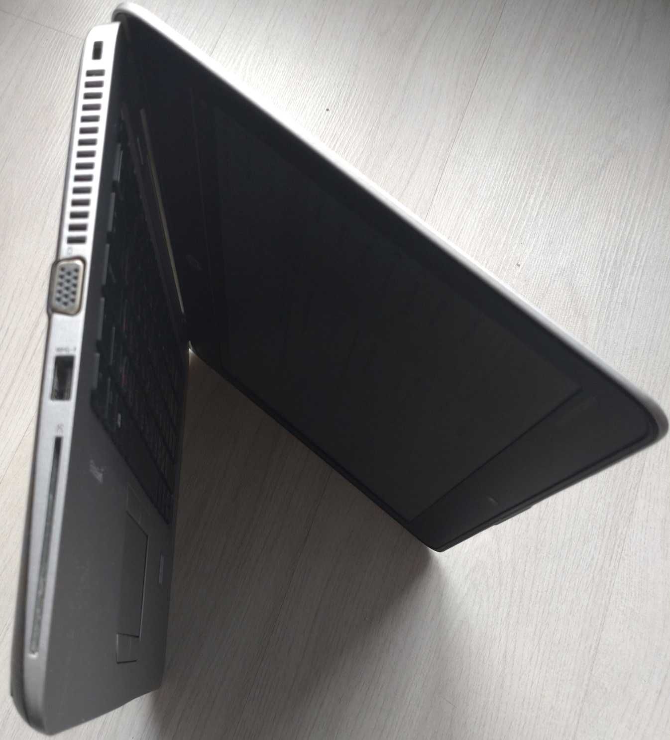 Продавам лаптоп HP EliteBook 820 G3