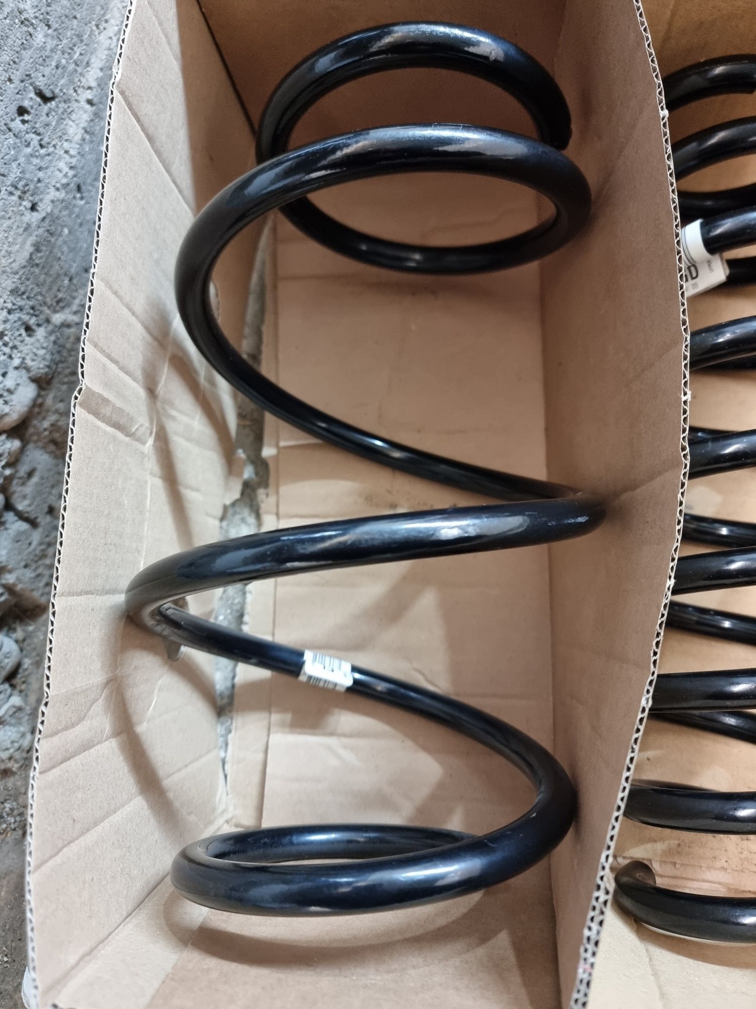 OEM пружини за адаптивно окачване bmw 440i f32 RWD