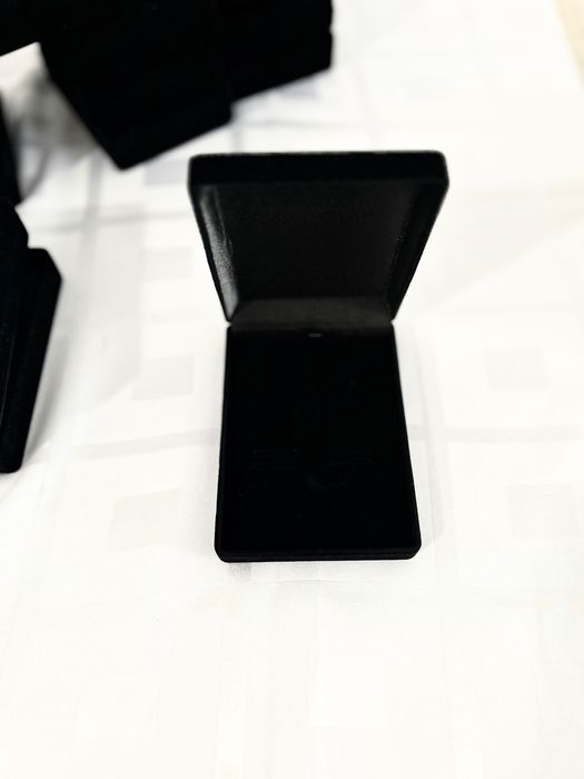 Велурени кутии за бижута 16 броя