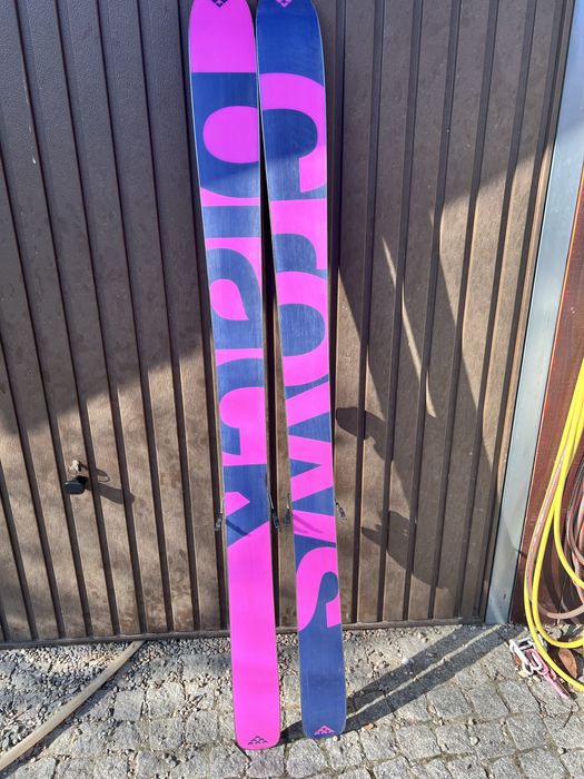 Black crows corvus (freeride, ski tura)