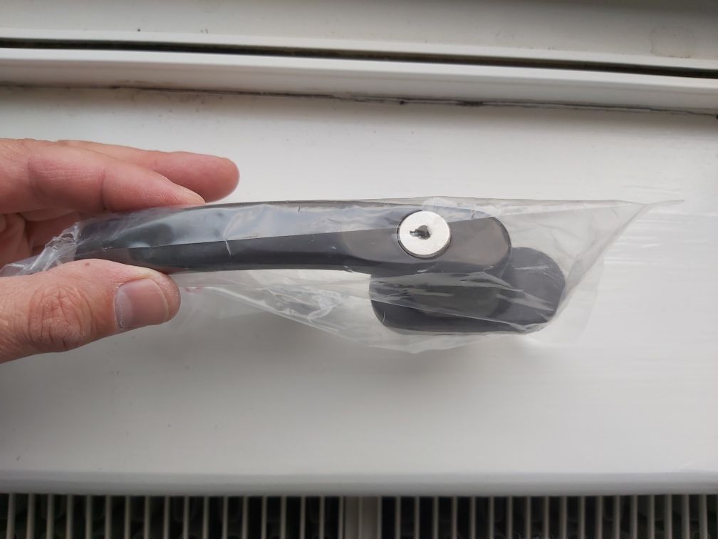 Mâner cu încuietoare pentru geam/ ușă termopan