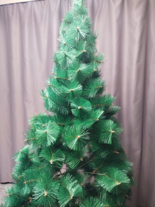 Продам ёлку искусственную
