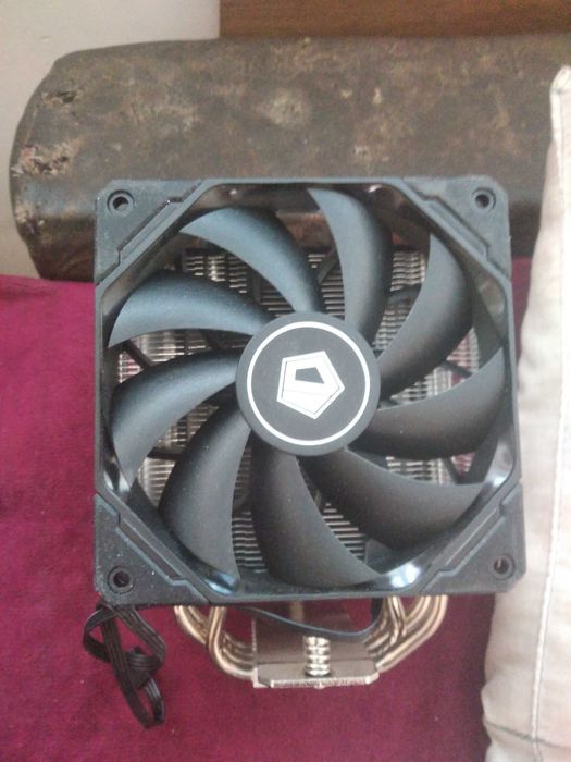 Продам дёшево кулер  для процессора SE-224-XTS