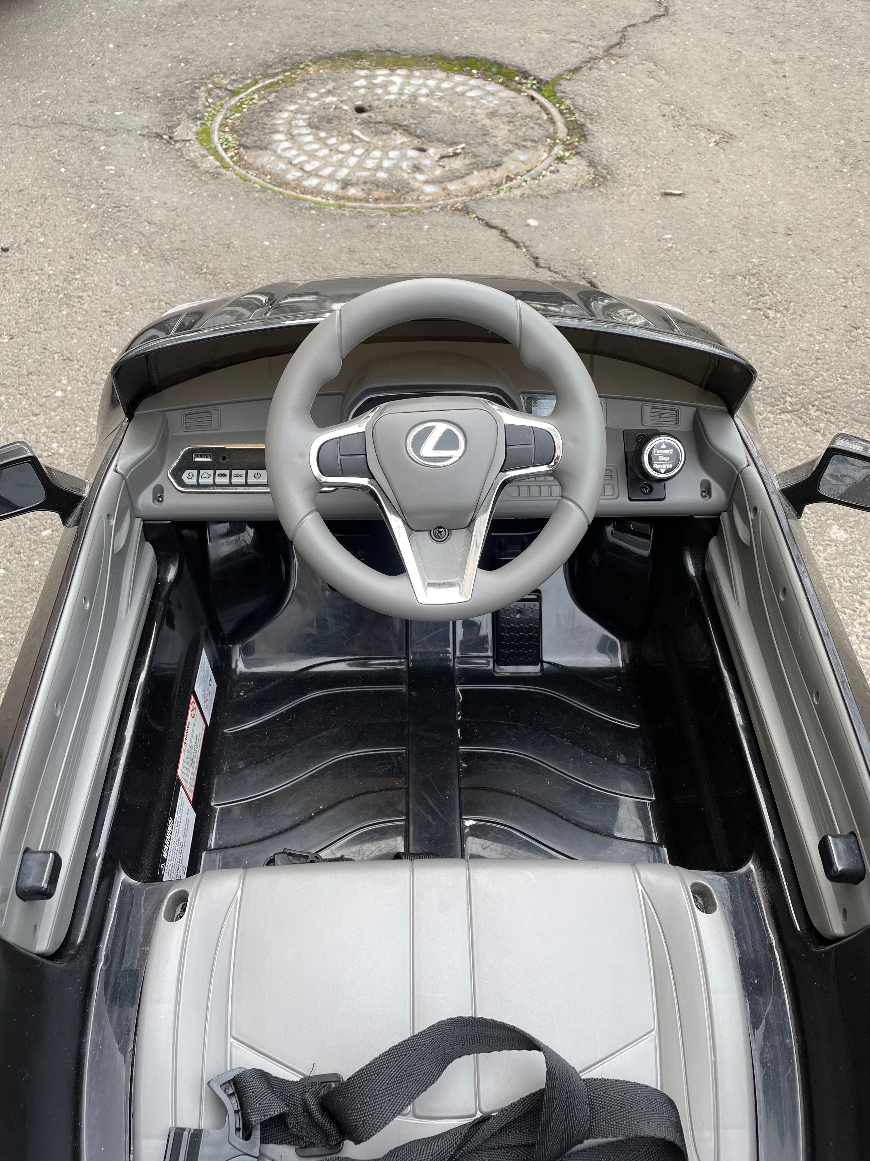 Mașinuța electrică Lexus