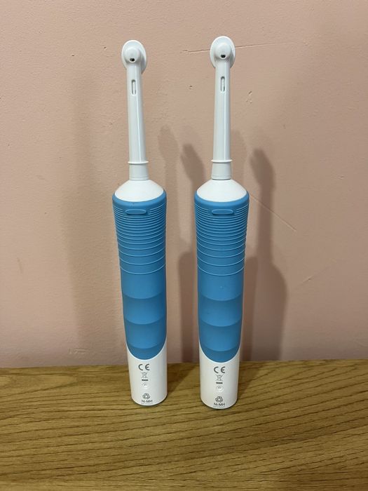 2бр - 59лв - Четки за зъби Oral-B Vitality 100