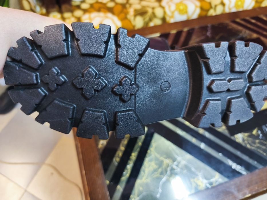 Дамски боти чисто нови