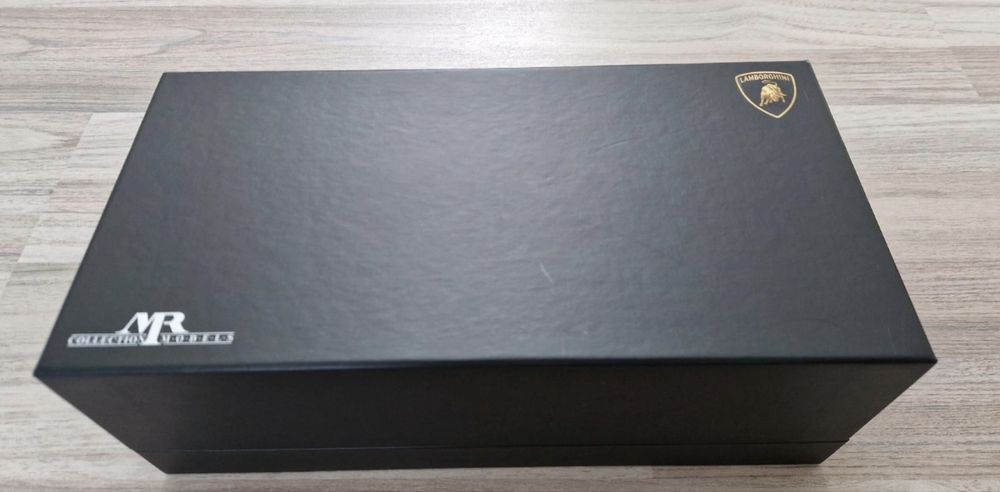 MR Collection Urus Performante колекционерска количка 1/18