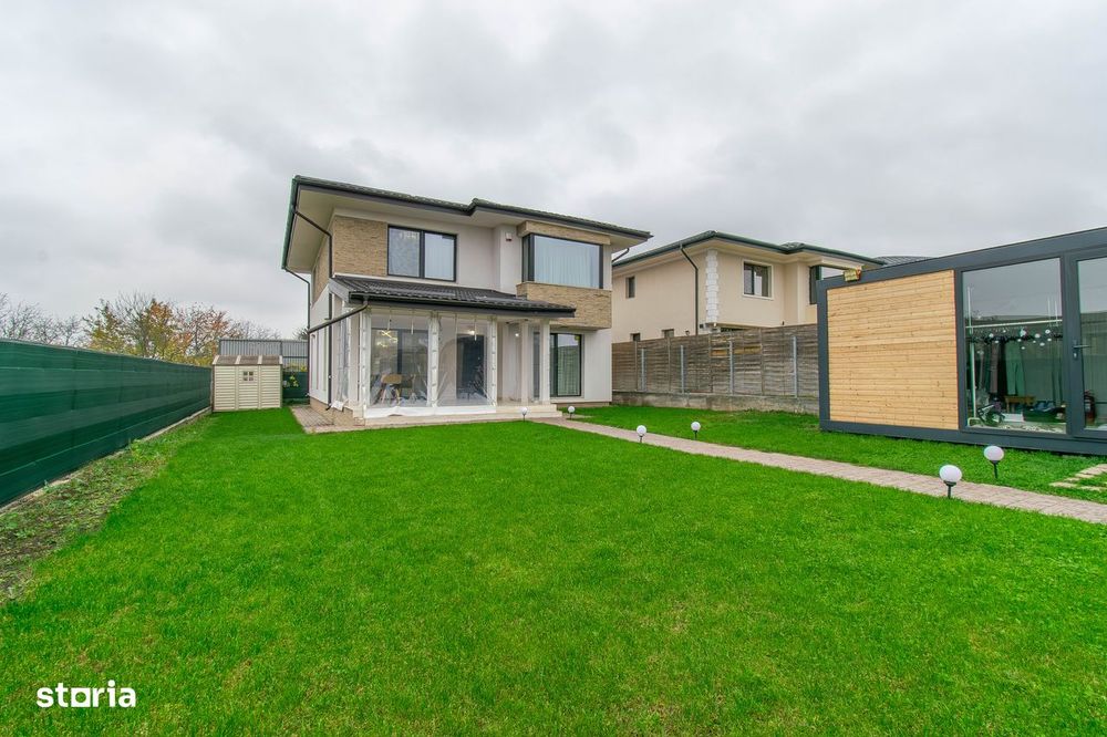 Vilă modernă cu vedere la lac, minicomplex inchis