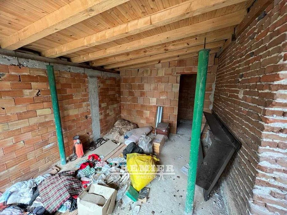 Нова, едноетажна къща в село Тръстиково на 25 км от Бургас