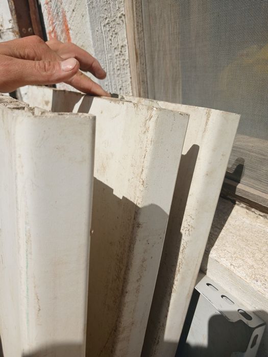 Подоконник пластиковый .