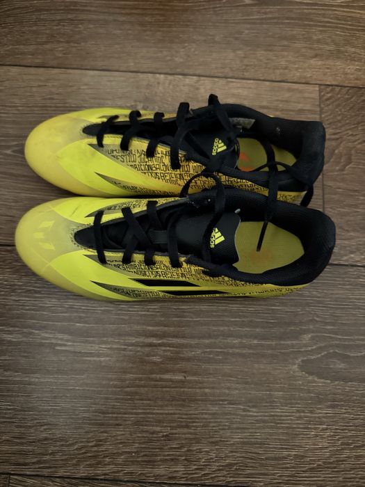 Бутонки                         Adidas