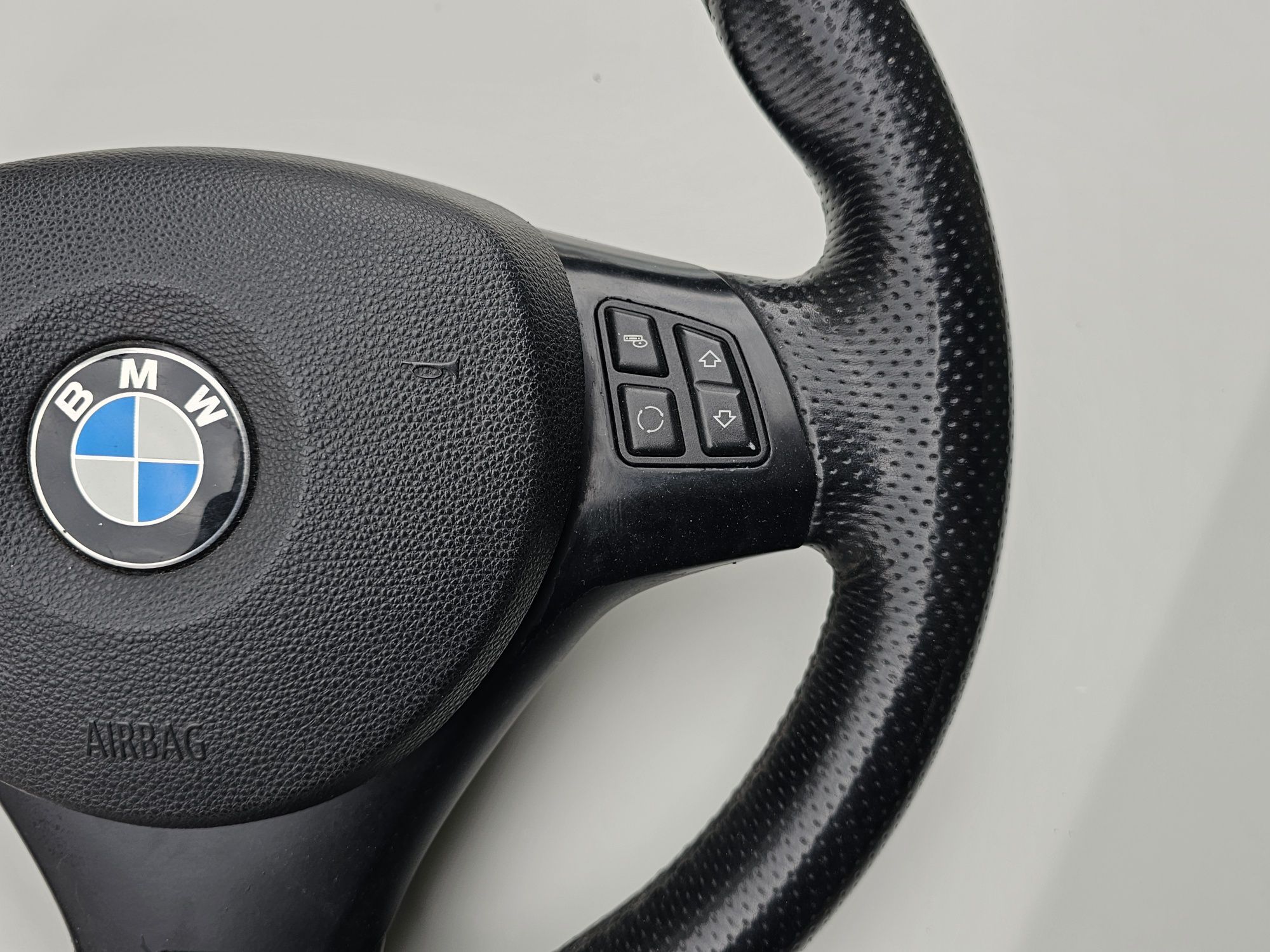 М волан бмв е90 мков mkov m volan e91 e92 e93 e82 e87
