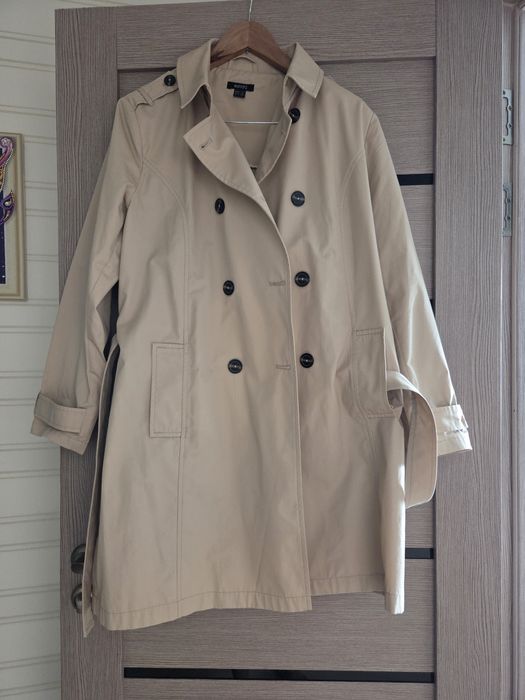 Верхняя женская одежда. Плащ