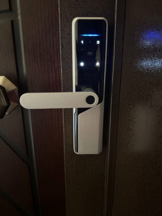 Дава се под наем Тристаен апартамент в Пловдив, Съдийски - 80 кв.м за 612 € - Снимка #14