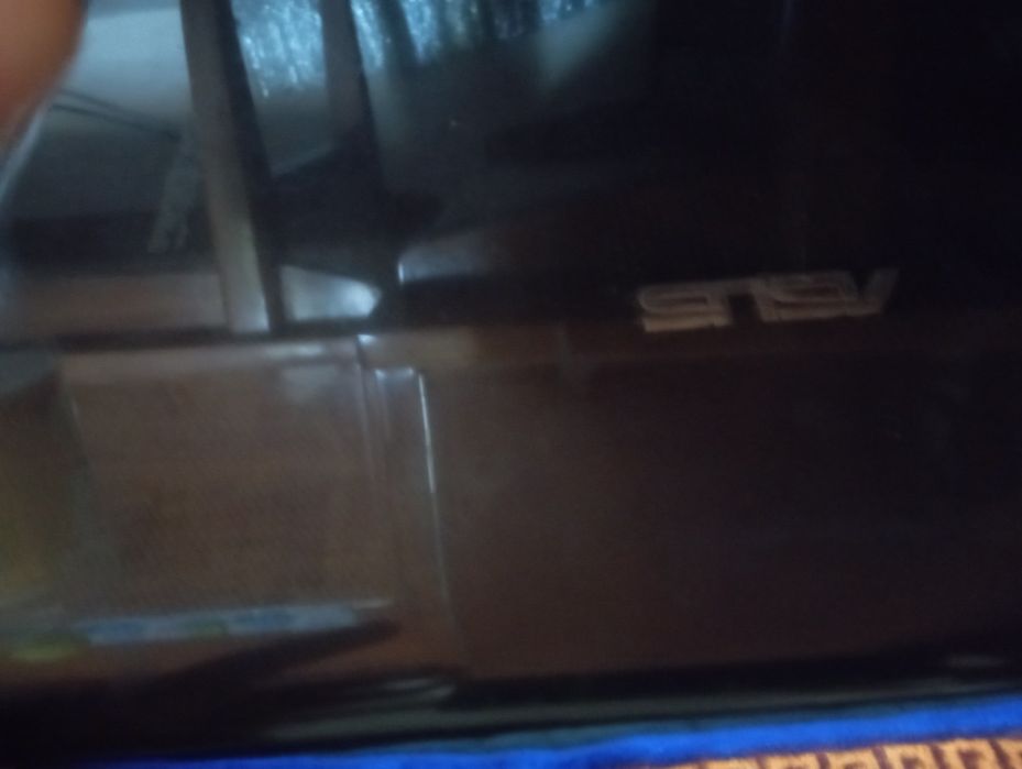 ASUS nootebook sotiladi IT sohasi uchun