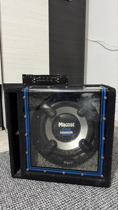Subwoofer 1200w Magnat Pro Charger + statie 500w
