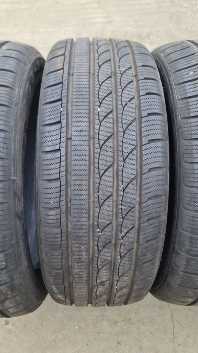 Set ca noi cauciucuri anvelope iarna 19 BMW 245/45/19 275/40/19
