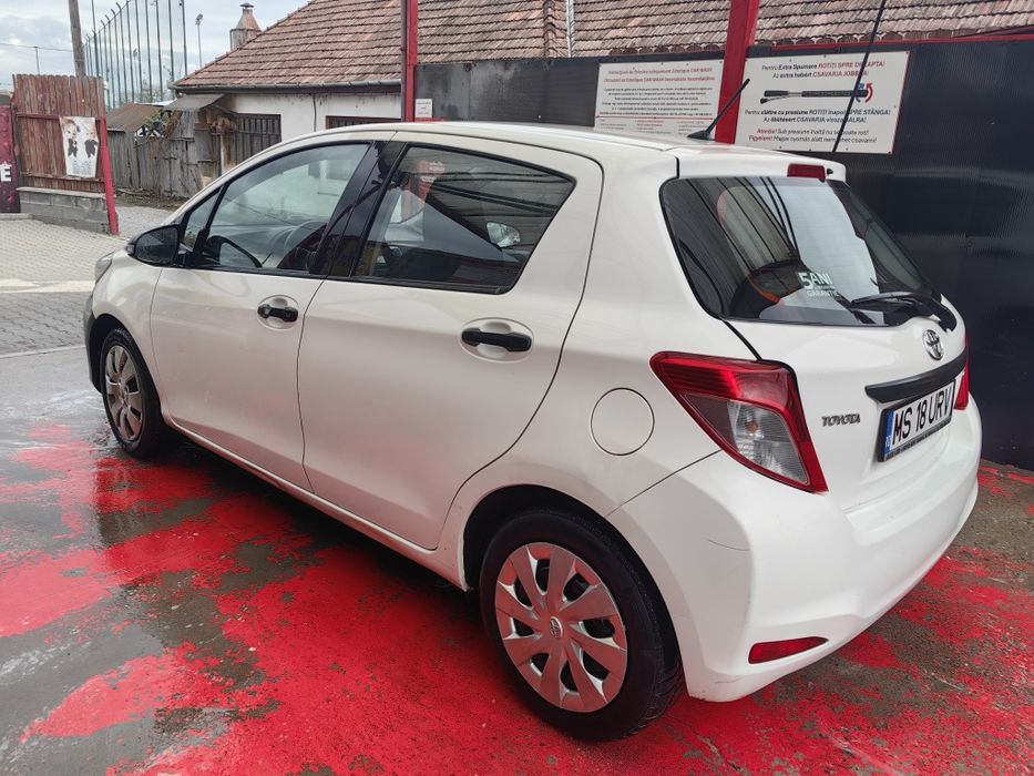 Toyota yaris 2013