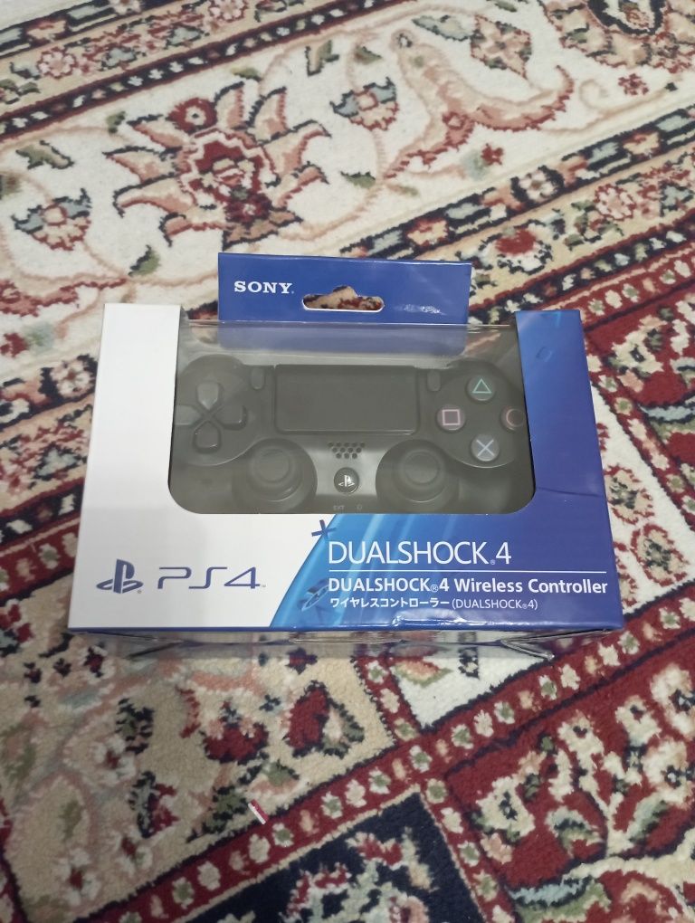 Геймпад DualShock 4