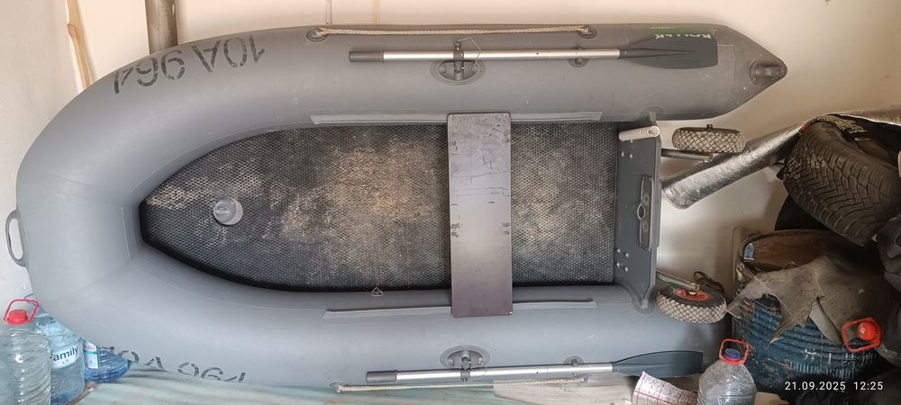 Продам Лодку ПВХ и мотор ямаха 5 л.с 2т