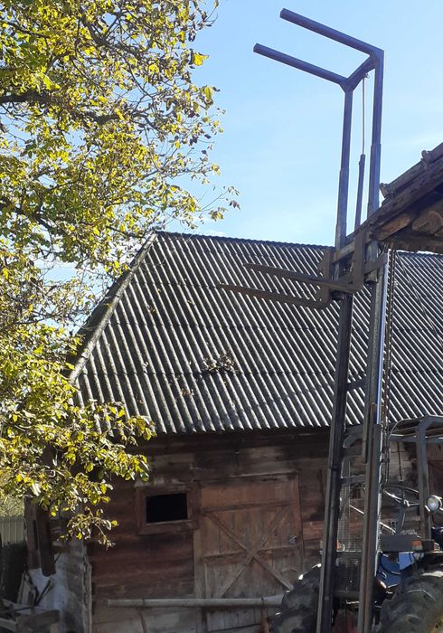 Stivuitor mulet în  tiranți la tractor