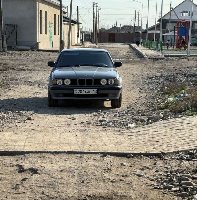 Bmw e34 525I в хорошем состоянии