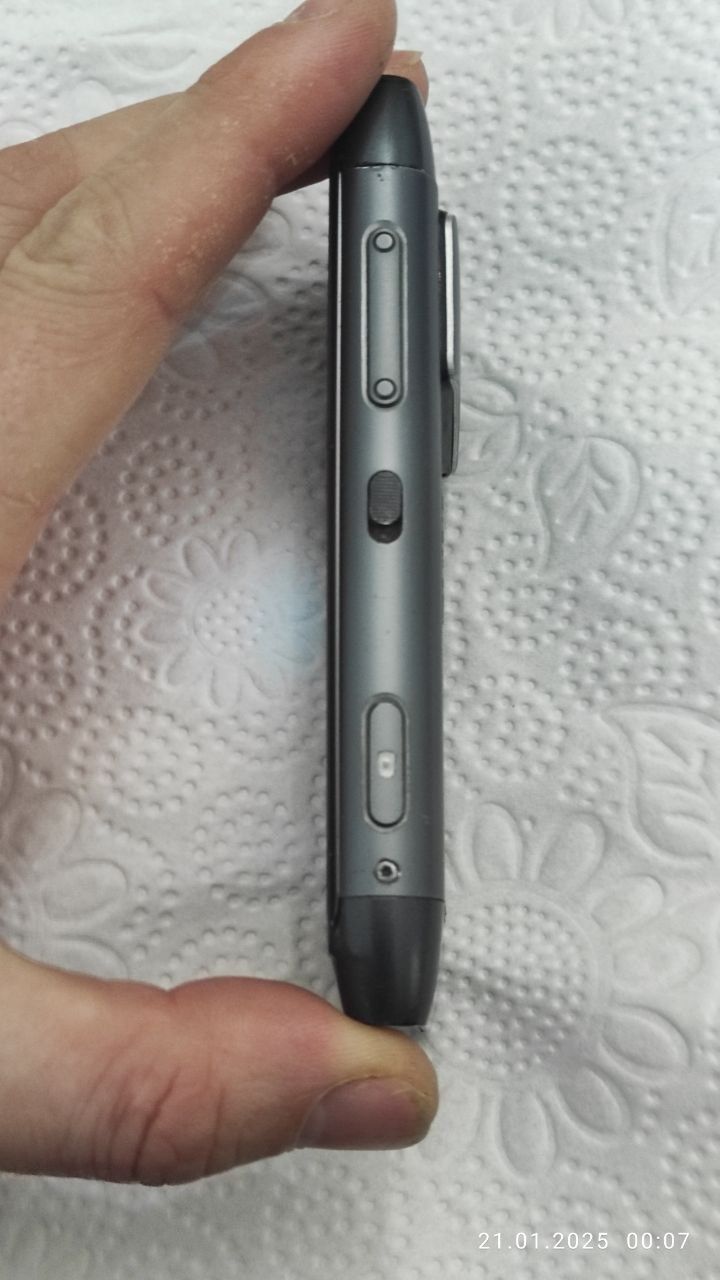 Nokia N8 , Регестрация IMEI есть.