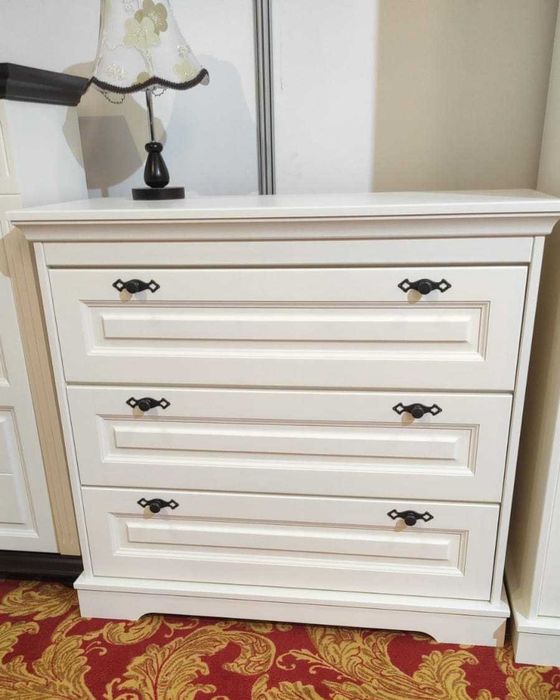 Comoda din lemn masiv Cleopatra, 3 sertare