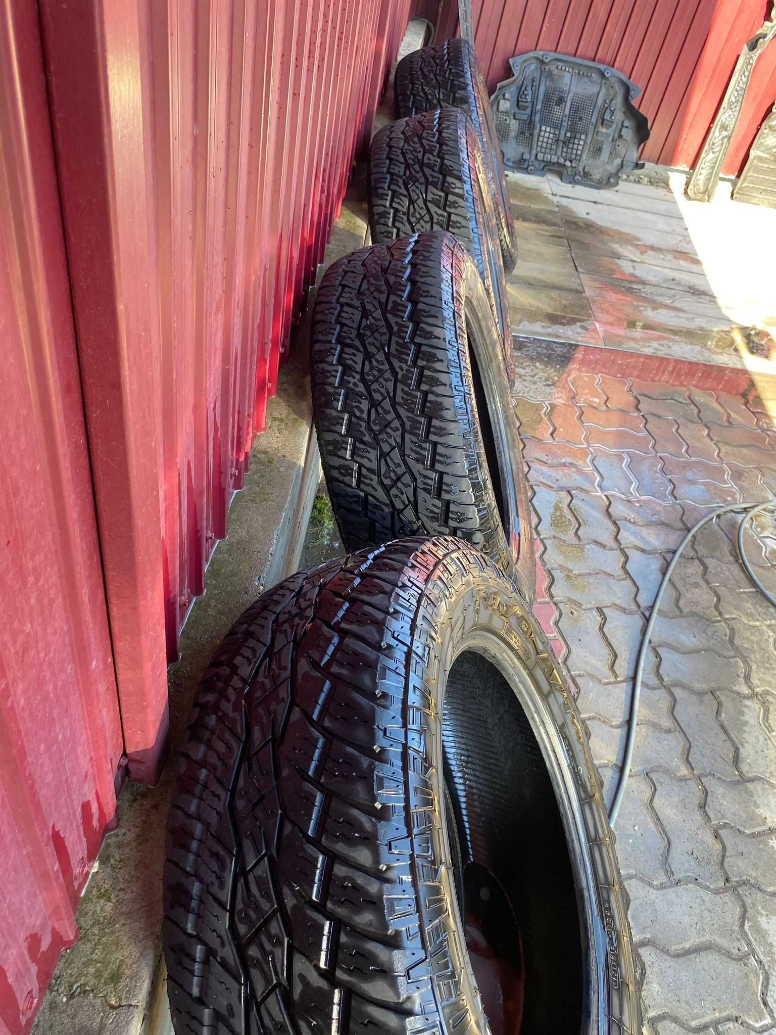 TOYO   A/T  Open Country Plus 275/60 R20