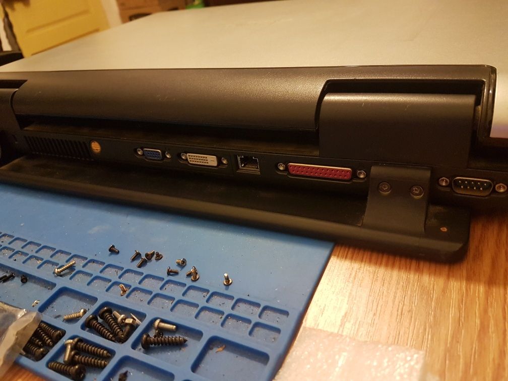 Laptop mare de birou Acer Aspire 9810 desktop replacement monitor 20"