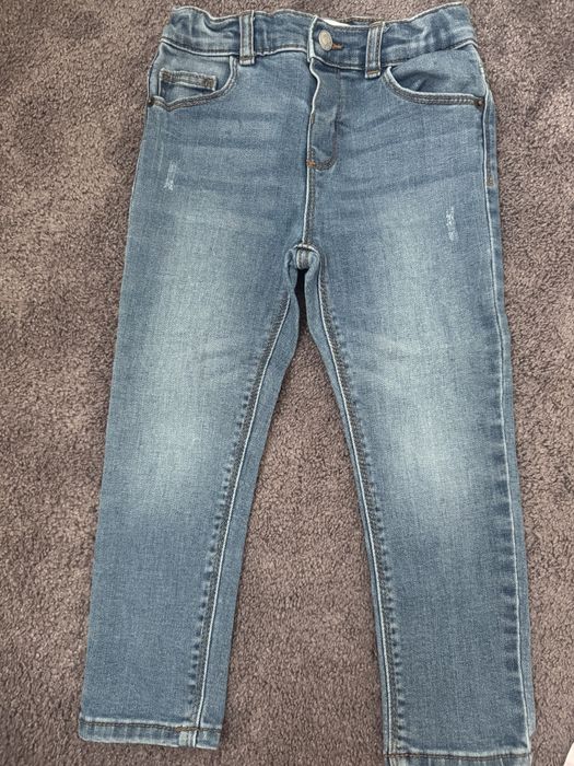 Blugi zara masura 3-4 ani