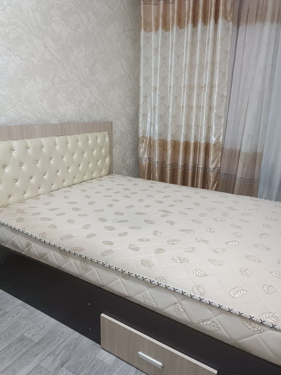 Срочно продаётся двухспальная кровать