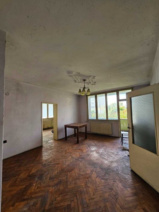 Тристаен апартамент до СиБиЕс Христо Ботев