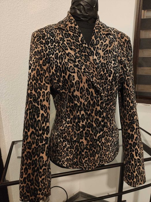 Bianca sacou/ jachetă animal print