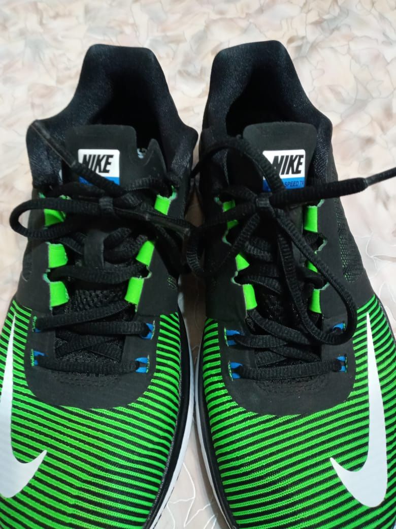 Кроссовки новые Nike