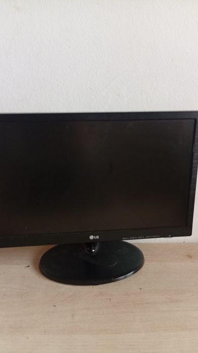 Vând montor în stare buna de 60 hz