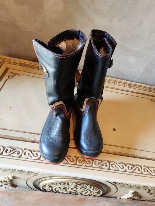 Продам спец обувь 41 размер