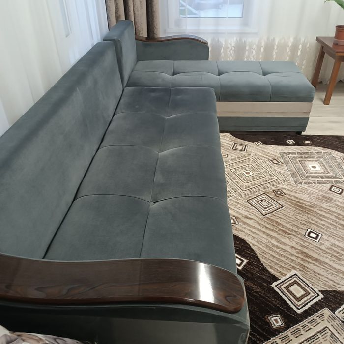 Продам диван угловой в отличном состоянии