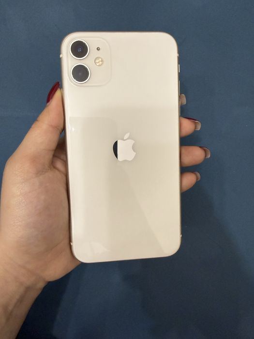 iPhone 11, на 64 гб.