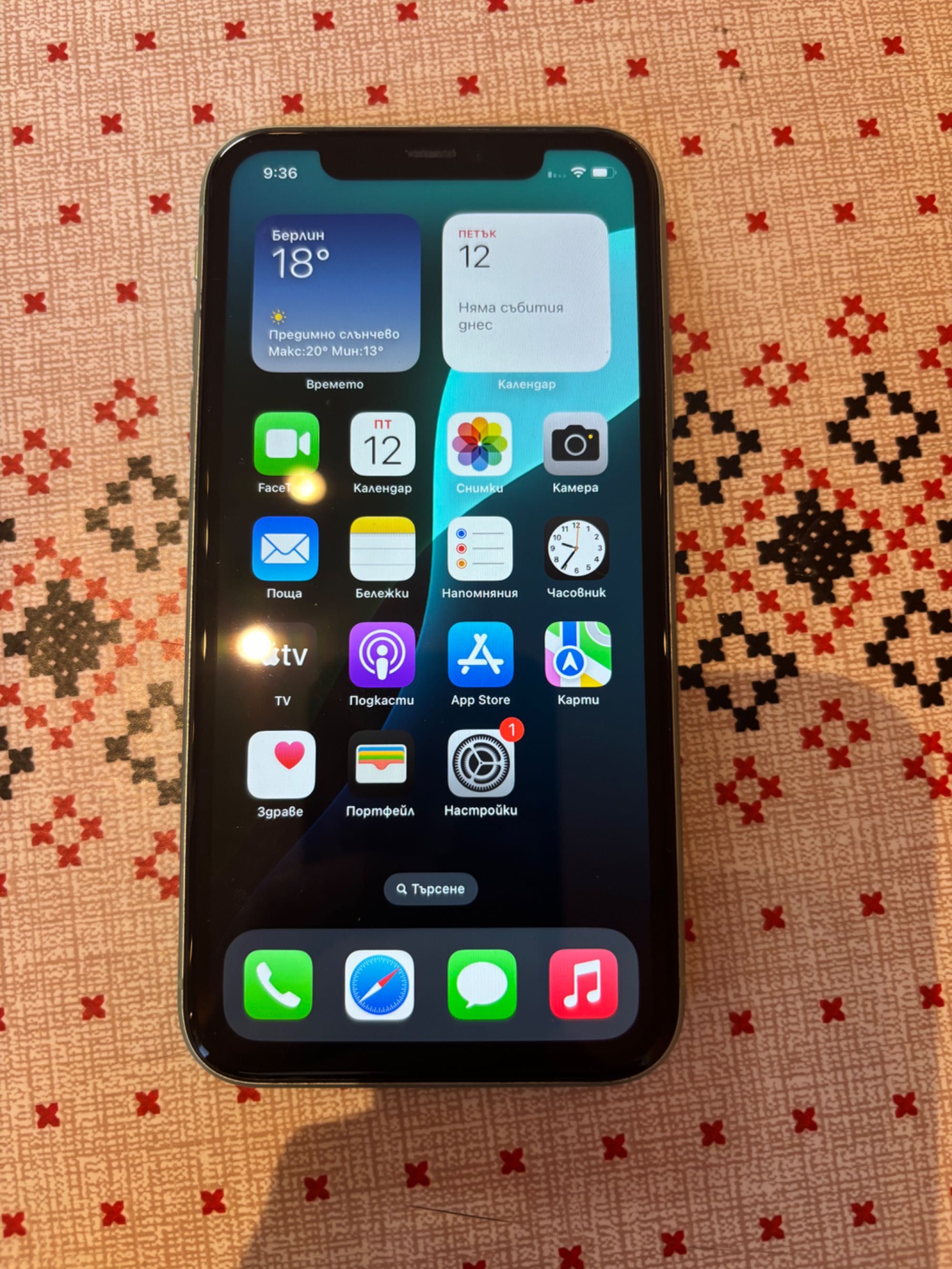 iPhone 11 в отлично състояние