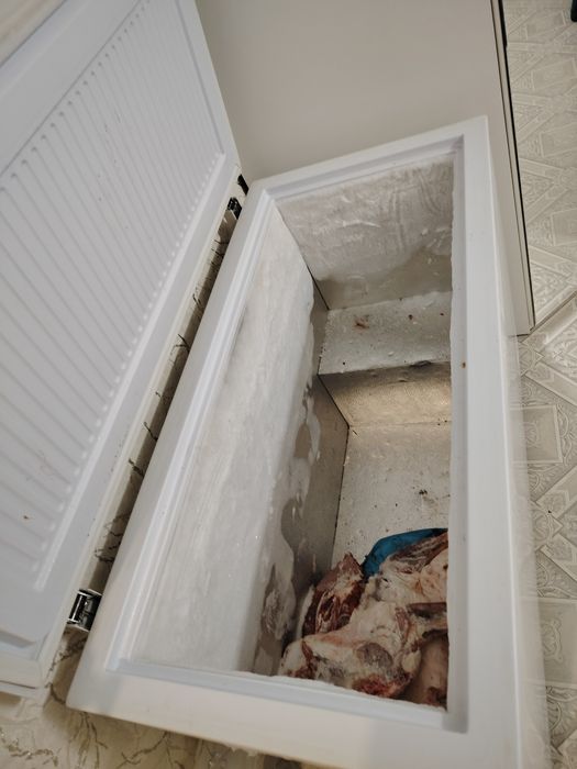 Продается морозильник в отличном состоянии в Пришахтинскте