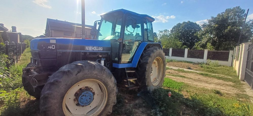 Vând tractor Ford/New Holland 8340, 4×4