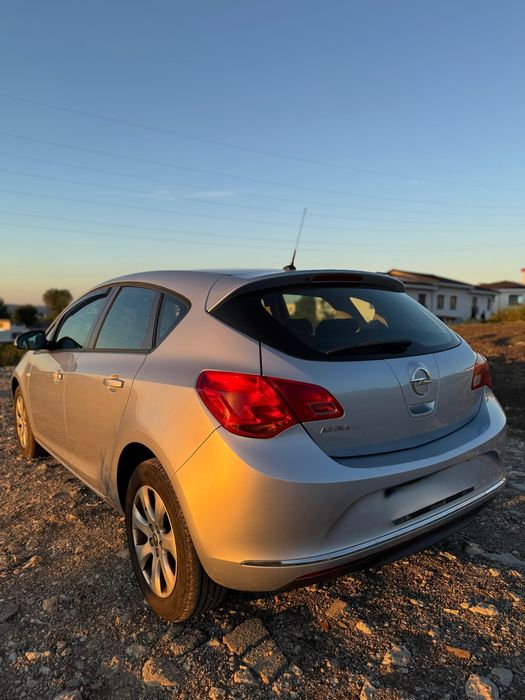 Opel Astra 1.4 benzină, 100 CP