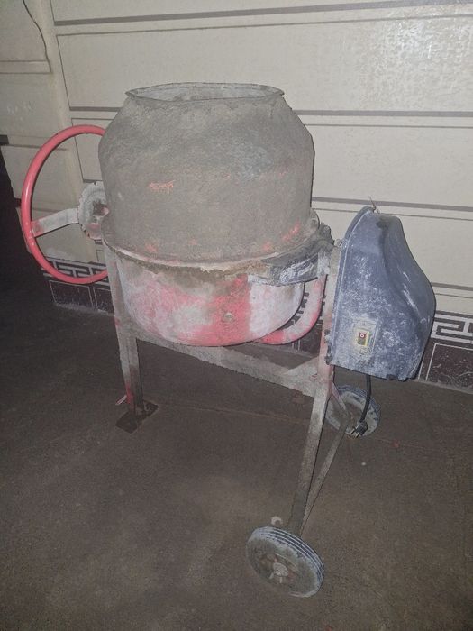 Бетонамешалка рабочи в отл состояние