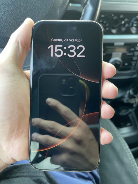 iPhone 16 pro с гарантии