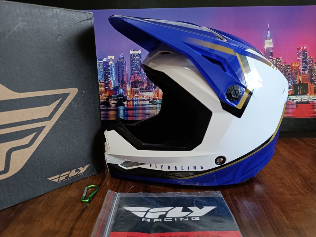 Мото шлем от бренда FLY racing