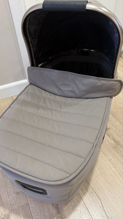 Кош за новородено на mamas and papas